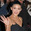 Obline na sve strane, tračice samo što ne popucaju: Kajli Džener zasenila na reviji Toma Forda, Kejt Mos i Rita Ora ukrale šou!…