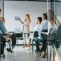 Energija znanja: Zašto kompanije ulažu u edukaciju zaposlenih?