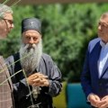 Vučić stigao u RS: Razgovara sa Dodikom i patrijarhom Porfirijem, sastali se u manastiru Osovica (video)