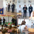 Ministar Gašić u poseti beogradskim školama: Ukoliko budete imali problem, školski policajac je tu