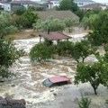 Srbima bujica odnela automobile u more: Na ulicama voda duboka metar i po, sve je potopljeno: Desetak turista u Volosu…