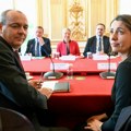 Francuska premijerka zabranila ministrima tri aplikacije za razmenu poruka iz bezbednosnih razloga