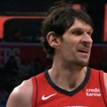 Bobi napravio pravi šou u NBA: Marjanović namerno promašio bacanja i oduševio sve navijače u dvorani (video)