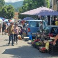 KAMERA NE MIRUJE: Krpe se "udarničke" rupe! "Kosi" se Gradašnička reka! Pijaca na kolovozu! "Uspon" na Kej, kao "Muna u…