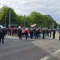 Navijači Srbije zaustavili su čitav korteo na putu ka stadionu samo zbog jedne pesme