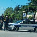 Sudar kamiona i automobila na Karaburmi, jedna osoba povređena! Auto smrskan sa prednje strane (Foto)