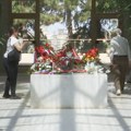 Redovi ispred Kuće cveća – šta o Titu kažu mladi, a šta stariji