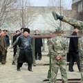 Kim za izgradnju moderne vojske S. Koreje, spremne za rat