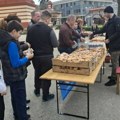 Delili posne krofne na sve strane: Nova velika akcija u Eparhiji šumadijskoj