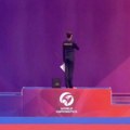 Svet priča o potezu Ruskinje: Osvojila medalju, pa okrenula leđa ukrajinskoj zastavi i himni
