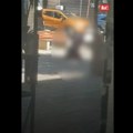 (Uznemirujuće) Sedi na njemu i udara ga pesnicama "Blic" TV došao u posed snimka brutalne tuče i pucnjave u Prokuplju: Hitac…
