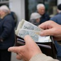 Opet podmićivanje penzionera: Vučić najavio jednokratno od 20.000 do 35.000 dinara