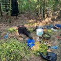 Otkrivena ilegalna laboratorija marihuane u Beogradu: Uhapšene dve osobe (foto)