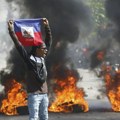 Sukobi između naoružanih bandi i policije: Stotine zatvorenika pobeglo iz zatvora u glavnom gradu Haitija