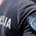 Razbio prozor menjačnice u Beočinu i ukrao novac, policija ga zatekla na licu mesta