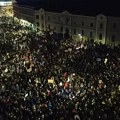 Više hiljada okupljenih na protestu u organizaciji čačanskih studenata, skup završen pesmom “Pada Vlada“