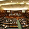 Dojče vele o Kosovu: Parlamentarna telenovela u Hičkokovom stilu