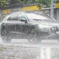 Letnja oluja paralisala delove regiona: Oštećeni krovovi, uništeni usevi (VIDEO)