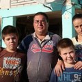 Četvoročlana porodica Krstić iz sela nadomak Leskovca dobija novi dom
