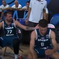 "Smirite se j***no svi! Igramo protiv njih, a ne...": Dončićev tajm-aut postao hit na Eurobasketu