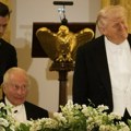 Kralj Čarls je prvog dana posete SAD dobio aplauz i večeru na zlatnom tanjiru, sledećeg dana je ignorisan: Razlog je dijamant…