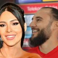 Poklon za malog Ilijana, tu je i dres! FK Sevilja iznenadila Anastasiju i Nemanju: Na adresu stigao personalizovani paket za…