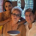 Specijalna večera sa devojkom i majkom: Matora okupila najdraže ljude, evo gde se opuštaju, rijaliti učesnici puno srce (foto)…