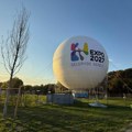 Postavljen panoramski balon na Adi Ciganliji sa logom Ekspa