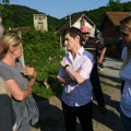 Brnabić u poplavljenim područijima u Ćićevcu: Država će nadoknaditi svu štetu, akcenat na preventivi (foto/video)