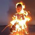 Na karnevalu u Hrvatskoj spaljene lutke Vučića i Putina (VIDEO)