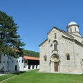 Francuska delegacija Parlamentarne skupštine Saveta Evrope posetila manastir Visoki Dečani