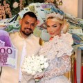 Ово је кума Милице Кемез која је искеширала 10.000 евра као свадбени поклон! Јако је атрактивна, а тек да чујете чиме се…