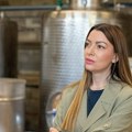 Ministarka Mesarović podržala proizvođače vina, posetila vinariju "Adamović" u Banoštoru: "Pogon je izgrađen…