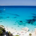 Ova plaža je proglašena najboljom na svetu – i izgleda kao iz sna