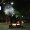 "Beograd je pretvoren u improvizovanu deponiju": Oglasilo se JKP "Gradska čistoća" o neredima nakon protesta: "Otpad je svuda…