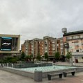 JP “Gradac“: Plastična flaša od pola litra zapušila odvodnu cev, pa došlo do izlivanja vode iz fontane