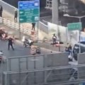 Krvavi masakr u Jerusalimu Četvoro mrtvih i preko 15 ranjenih nakon što su naoružani muškarci otvorili vatru na autobus…