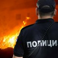 Veliki požar u centru Zrenjanina: Buknula vatra u zgradi, vatrogasci dojurili, policija blokirala ulicu