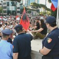 Nastavljeni protesti u Tirani protiv izgradnje kompleksa na Jadranu