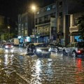 Stravične scene nakon potopa u Beogradu! Formirali se gejziri, stabla oborena: Snimci su kao posle apokalipse