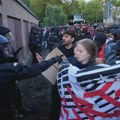 FOTO, VIDEO Hiljade demonstranata protiv AfD-a u Erfurtu, izbili sukobi sa policijom