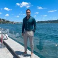 Ovo je sestra Duška Tošića koju javnost retko viđa: Objavio njenu fotografiju, a svi primetili neverovatnu sličnost!