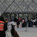 Дан без музеја у Паризу: Затварају се Лувр, Орсе и Пикасо, отказани завршни дани Арт Базела