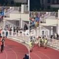 U Prištini skandirali "Kosovo je Srbija!" Haos na meču kvalifikacija - policija izbacivala navijače! (video)
