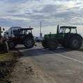 Osmi dan protesta poljoprivrednika: Blokade puteva po Vojvodini (FOTO)