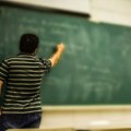 Декан Роглић: Катастрофална ситуација - до 7.000 наставника одлази у пензију, нема ко да их замени