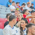 Devojka Lazara Samardžića dominira na tribinama! Srbija će imati baš "prelepu" podršku protiv Danske