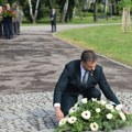 Novi Sad: Položeni venci na Spomen groblju u znak sećanja na pale borce i Dan pobede