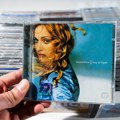 Zašto ove godine svi slušaju Madonnin album „Ray of Light“?