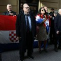 Поново усташко дивљање у комшилуку: Група екстремних десничара испред Српског народног већа у Загребу, пуштали Томпсонове…